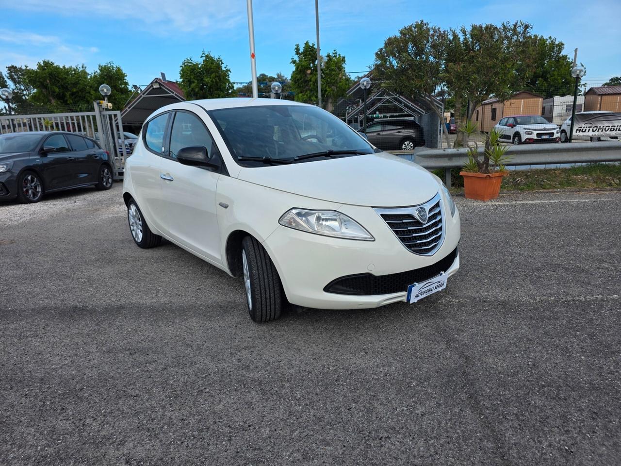 Lancia Ypsilon 1.2 69 CV 5 porte GPL Ecochic Silver