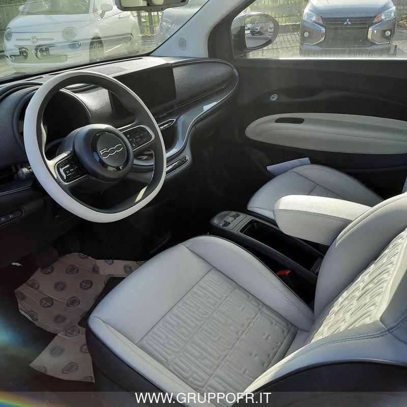 FIAT 500 La Prima Berlina 320 42 kWh