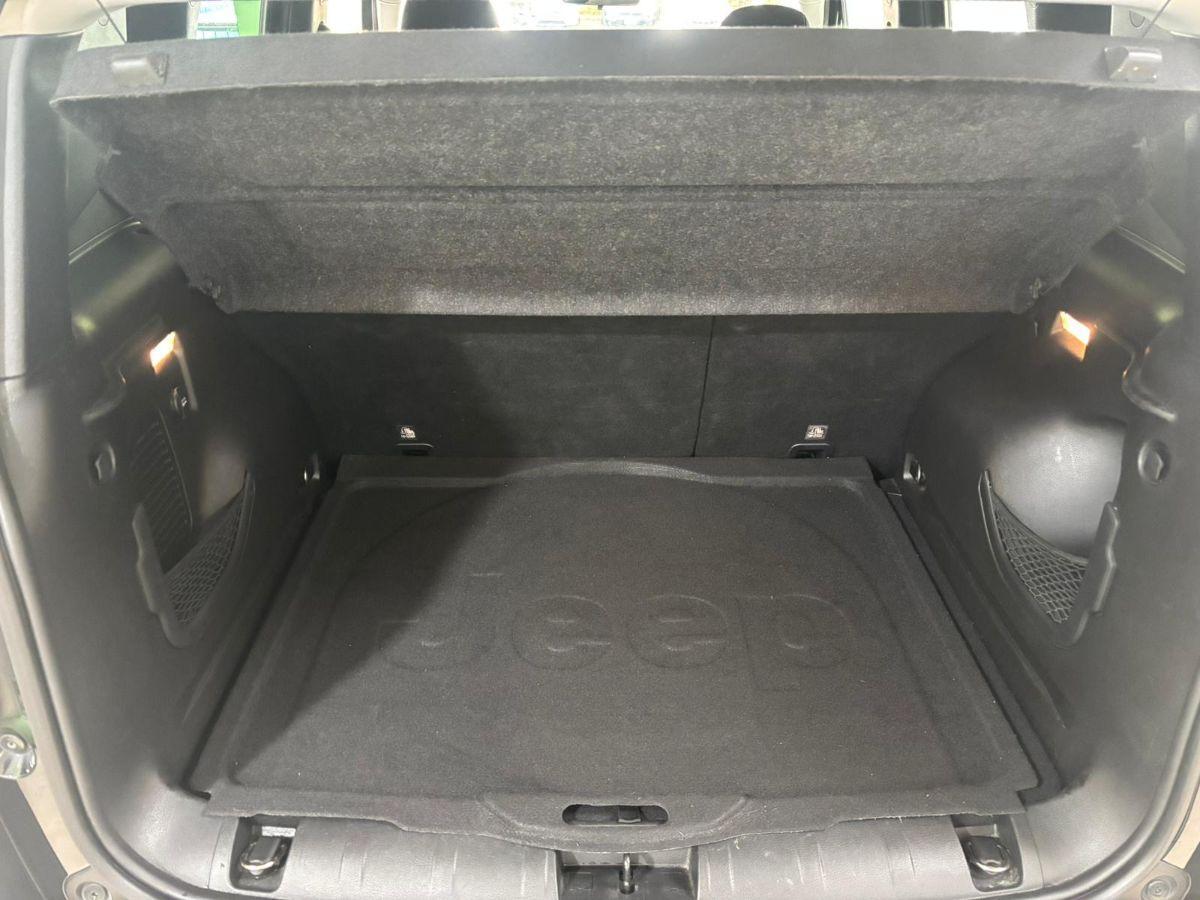Jeep Renegade 1.6 M.Jet 120cv Dawn of Justice Total Black