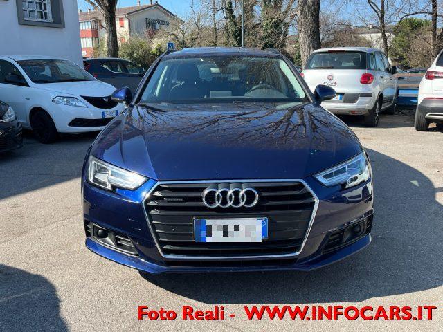 AUDI A4 Avant 40 TDI quattro S tronic Business*tetto