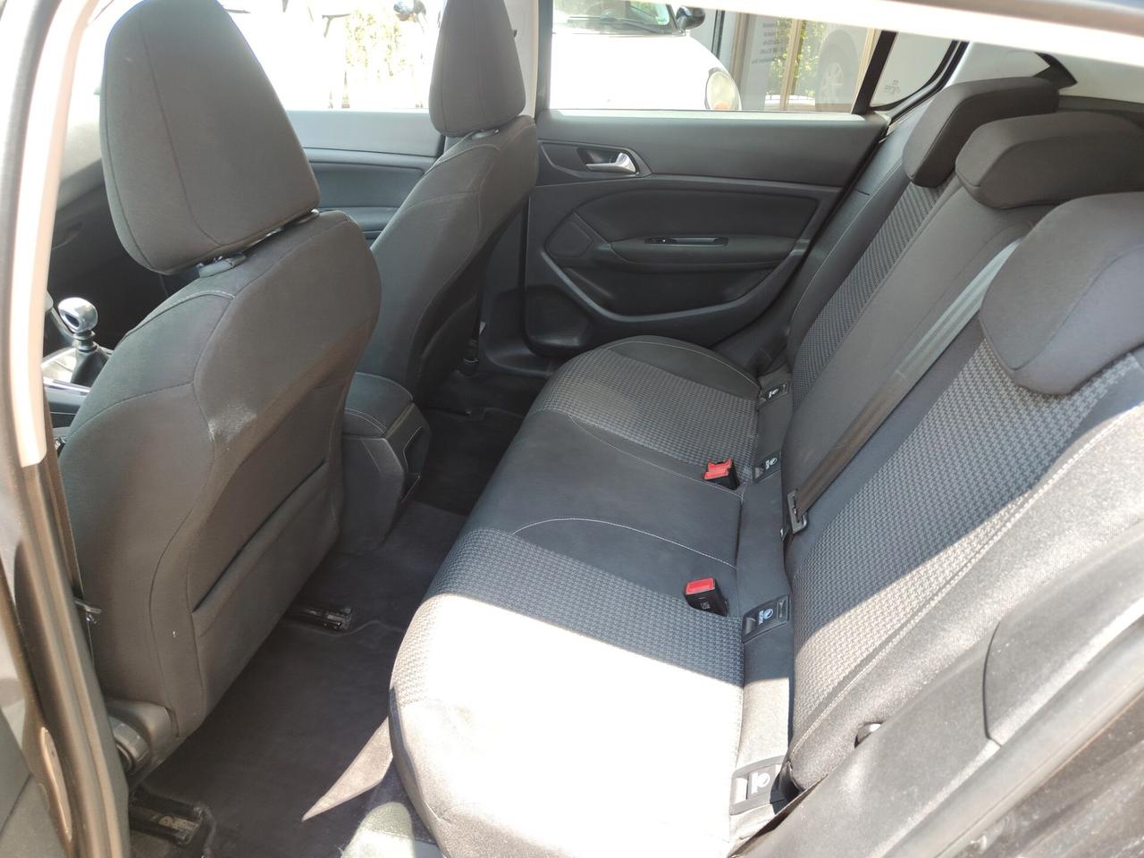 Peugeot 308 BlueHDi 130 S&S Business