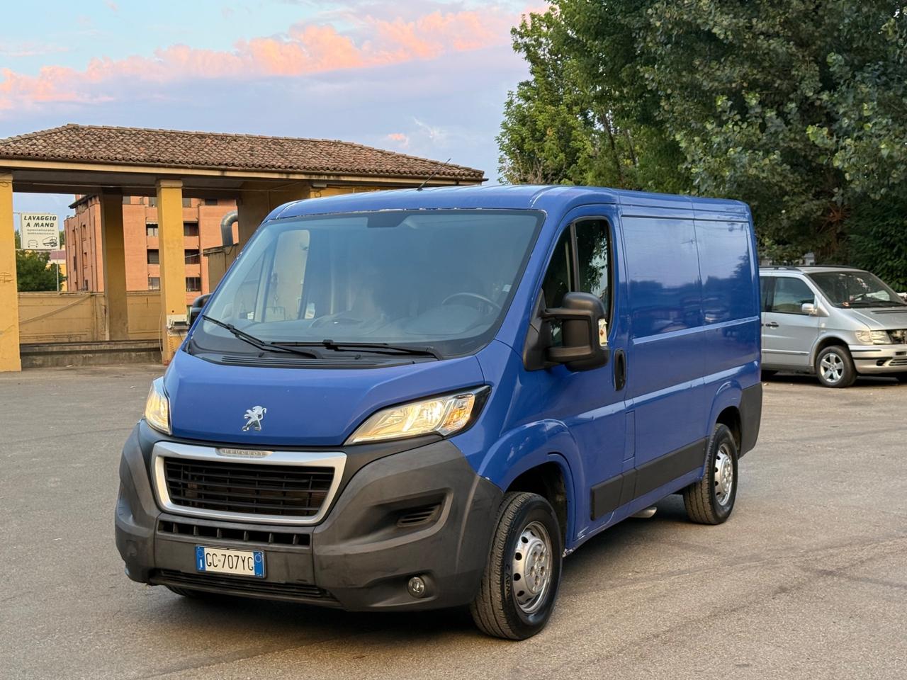 Peugeot Boxer 330 2.2 BlueHDi 120 S&S PC-TN Furgone