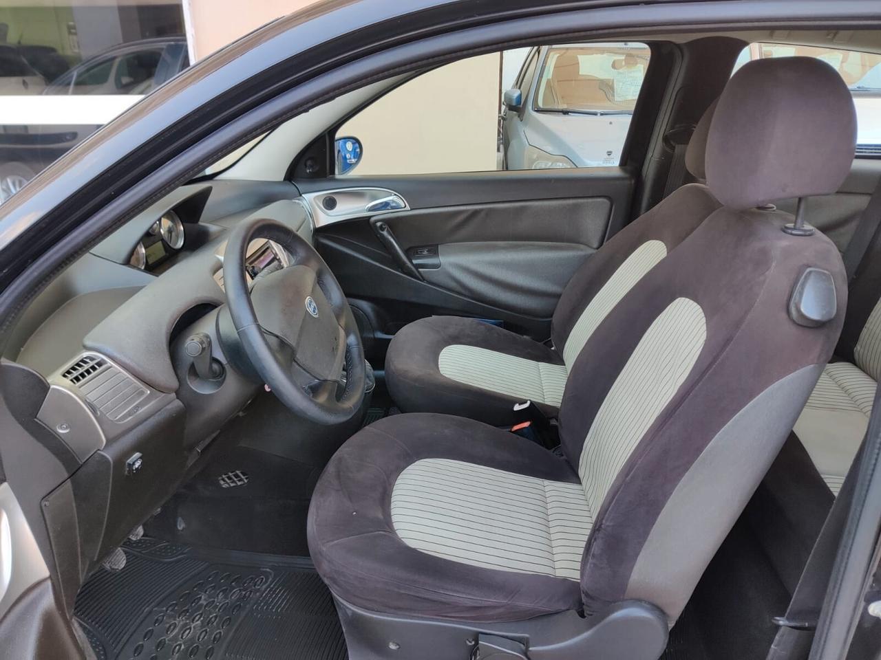 Lancia Ypsilon 1.2 benz/GPL
