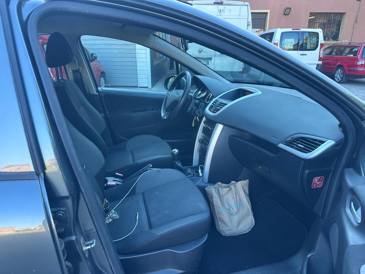 Peugeot 207 Plus 1.4 8V 75CV 5p. ECO GPL
