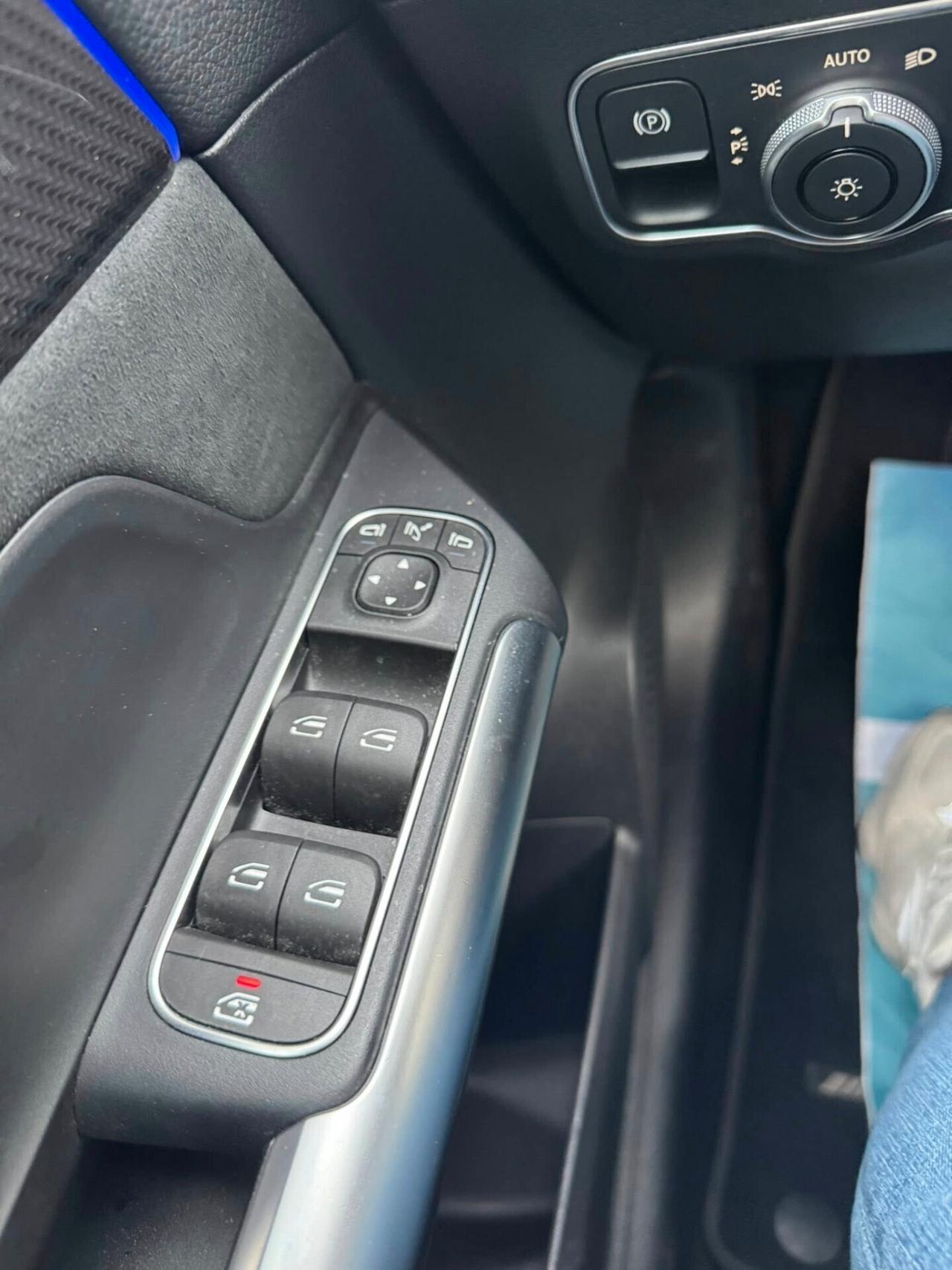MERCEDES GLA200d PREMIUM PLUS AMG LINE