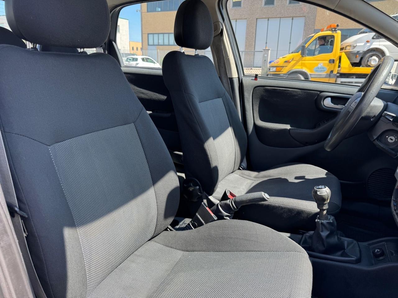 Opel Corsa 1.2 benzina 5 porte Cosmo