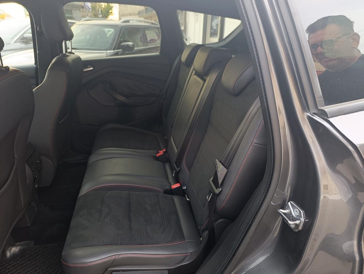 Ford Kuga 1.5 TDCI 120 CV S&S 2WD ST-Line