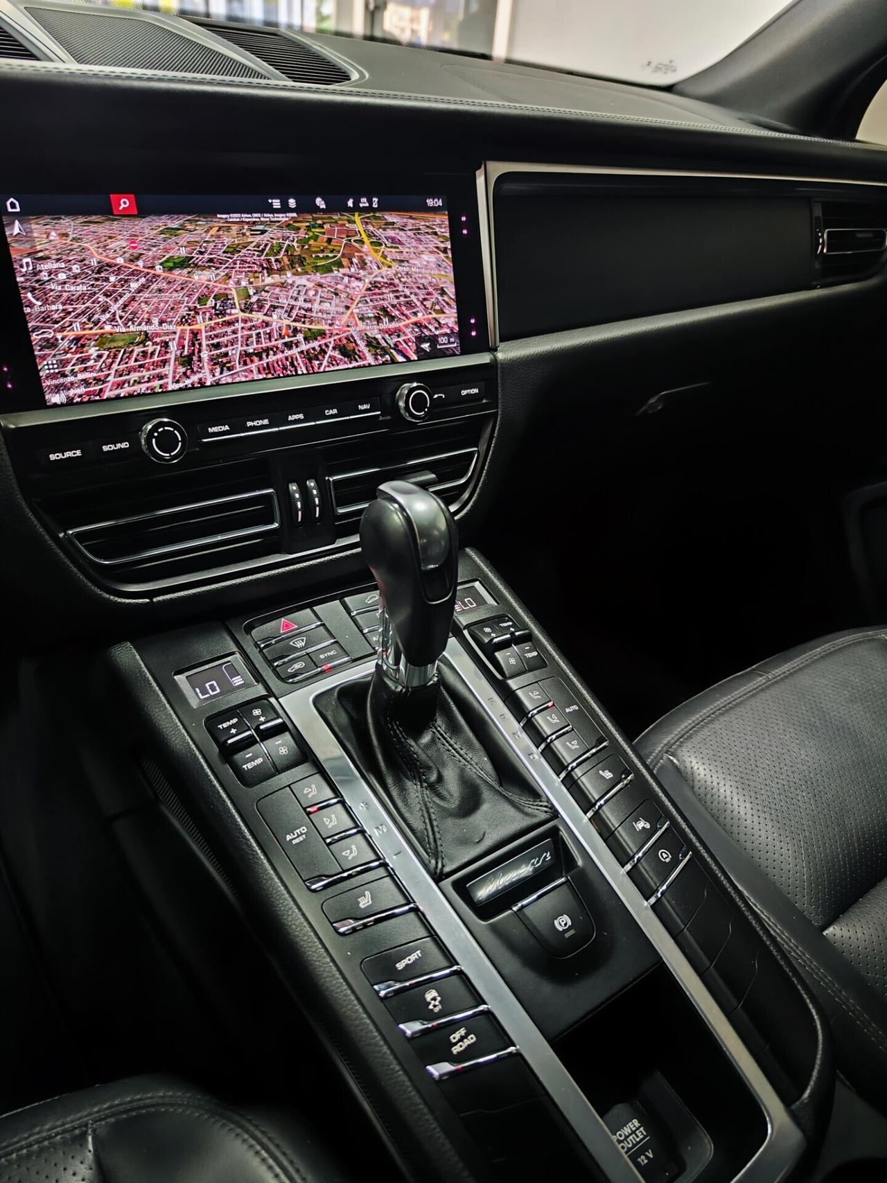 Porsche Macan 2.0 245cv Tetto Led