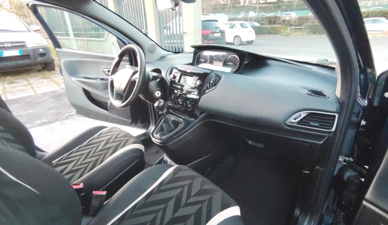 Lancia Ypsilon 1.2 69 CV 5 porte Platinum