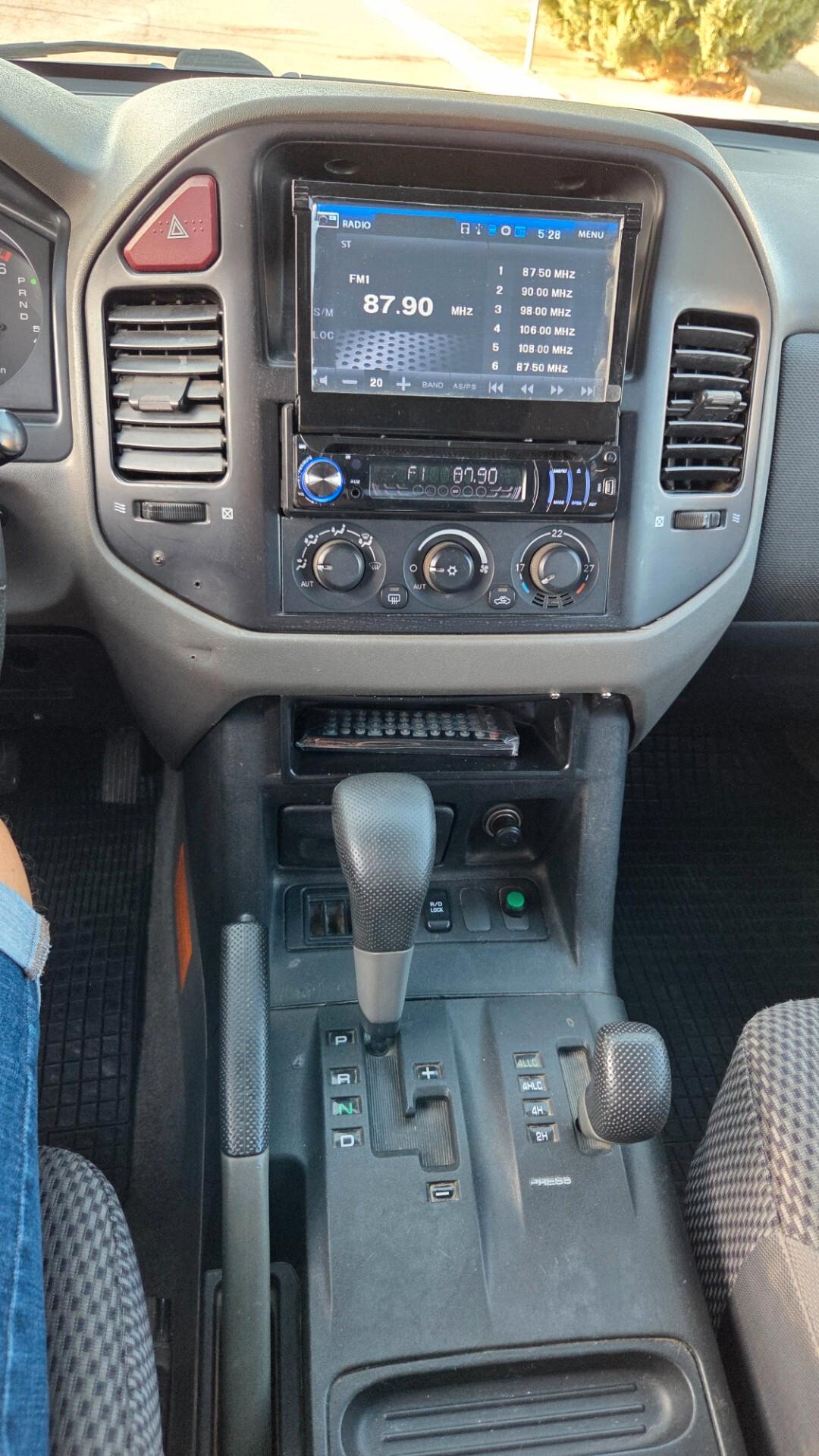 Mitsubishi Pajero 3.2 16V DI-D 3p. GLS Gancio traino