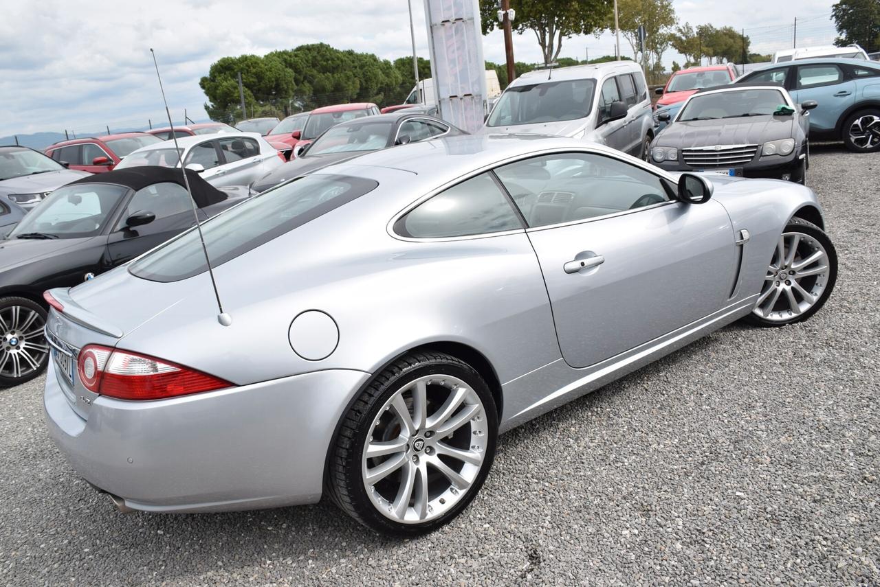Jaguar XK 4.2 V8 Coupé AUTOM. - CERTIFICATA TAGLIANDATA NAVI CRUISE SENSORI PELLE