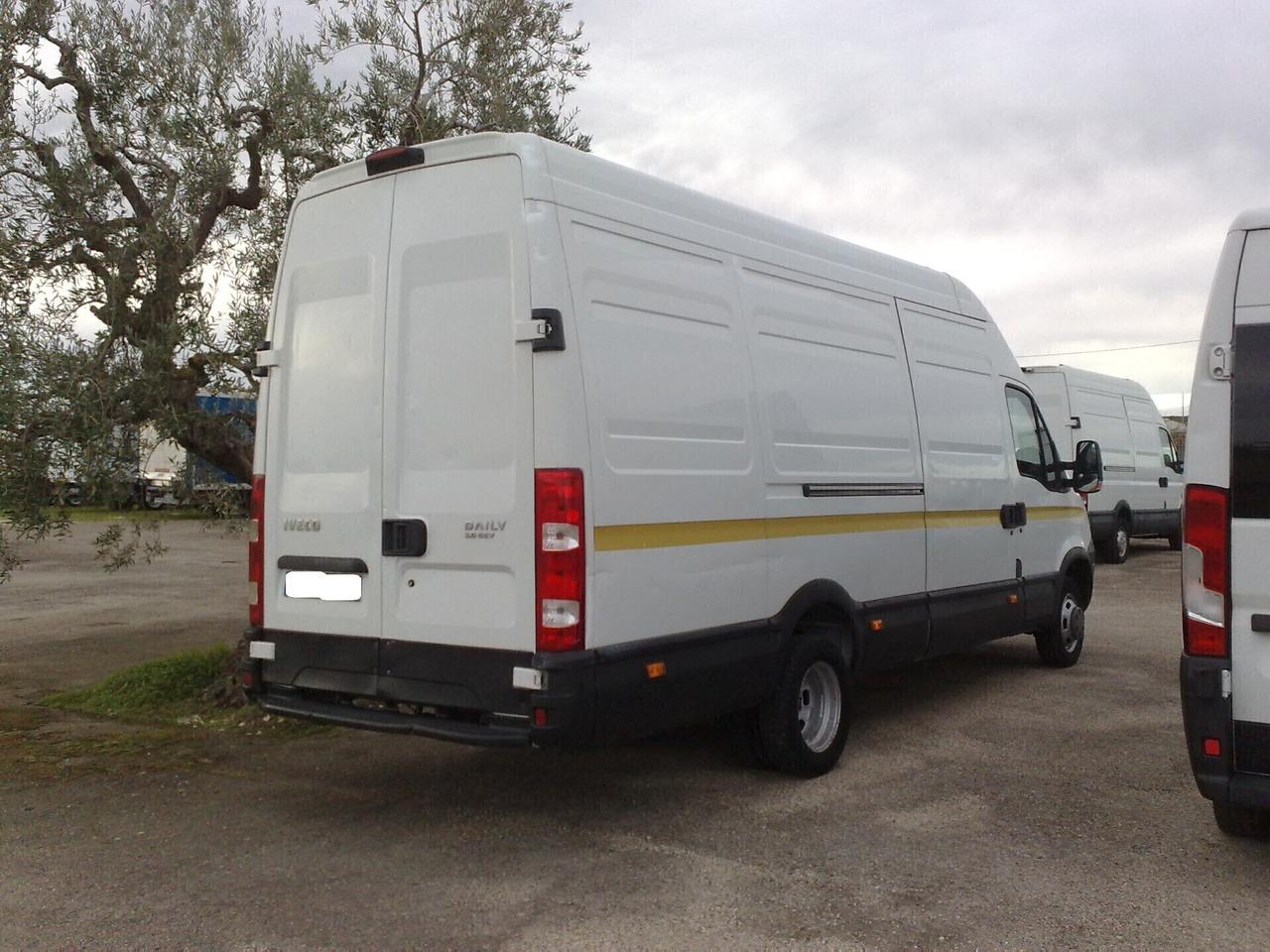 Iveco Daily 35c14 3000cc GRANVOLUME - 2011