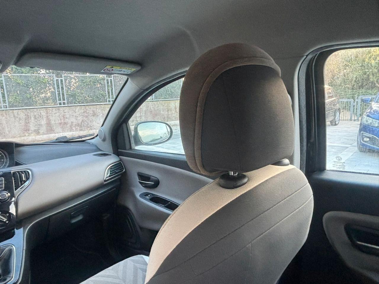 Lancia Ypsilon 1.3 MJT 16V 80 CV 5 porte S&S Platinum