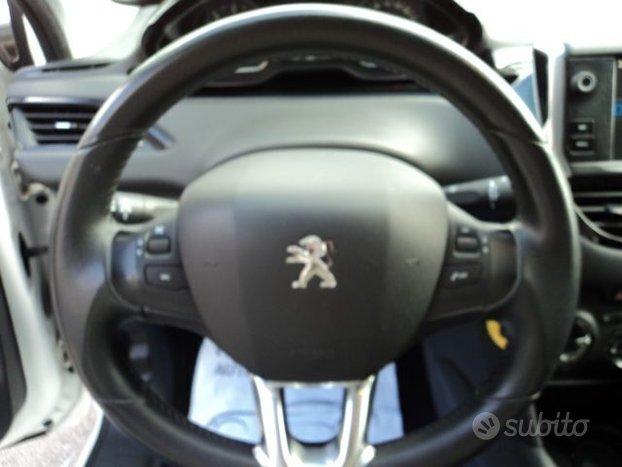 PEUGEOT 208 1.6 Allure