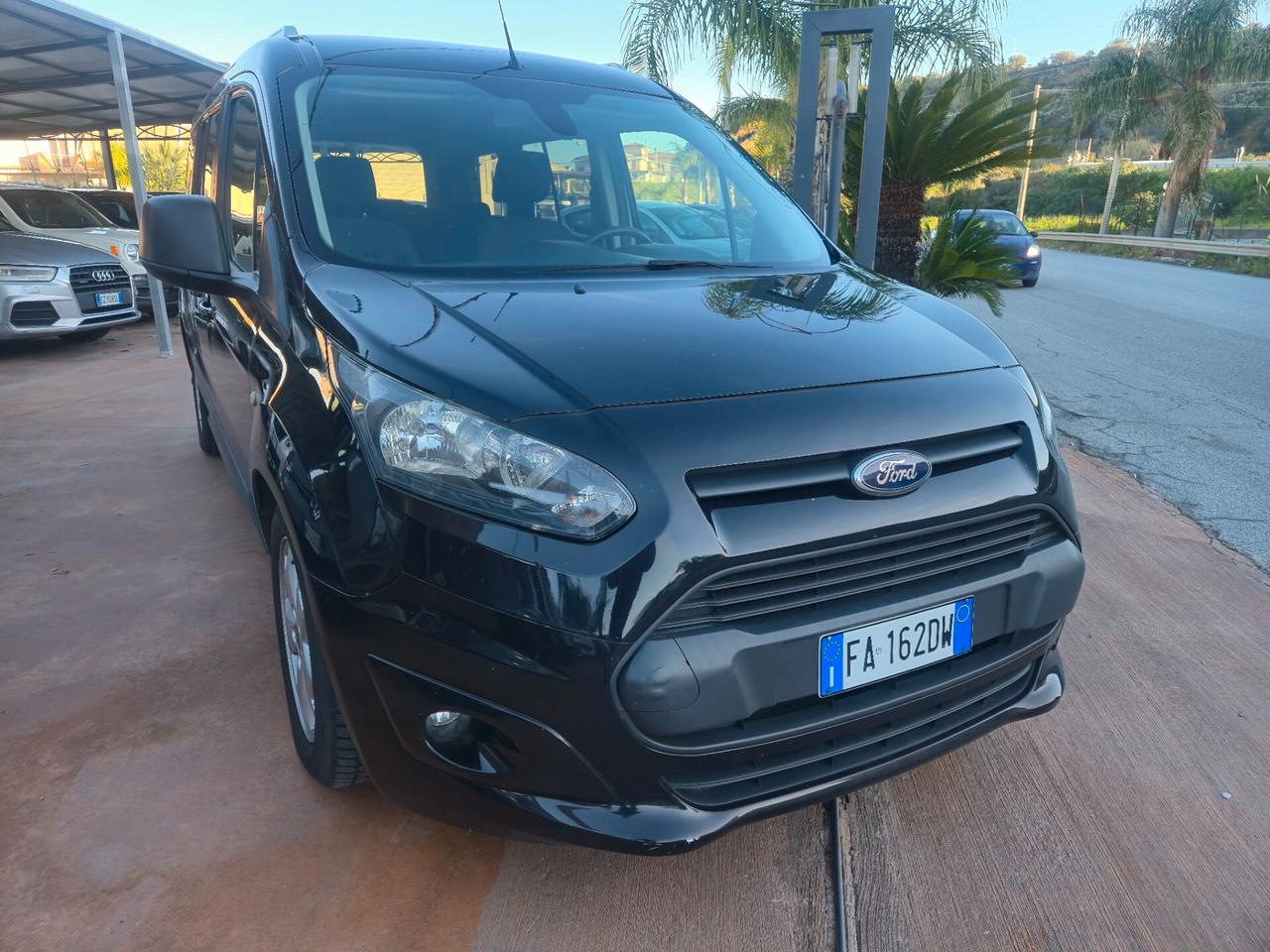 Ford Tourneo Connect Connect7 1.6 EcoBoost aut. Plus