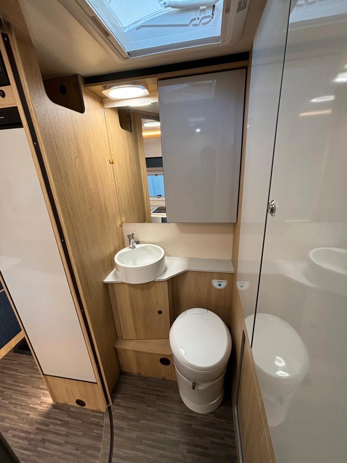 Ci International Horon 30 XT camper