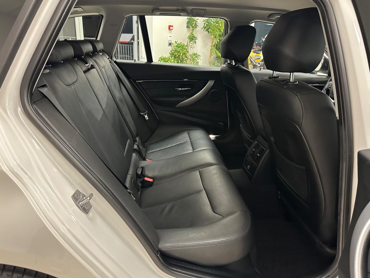 Bmw 318 318d Touring 150 Cv Luxury - 2016