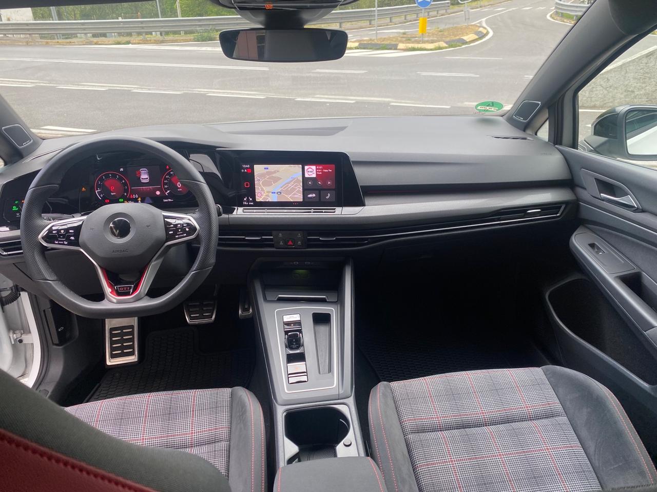 Volkswagen Golf GTI 2.0 TSI DSG 19” IQ-LIGHT DCC