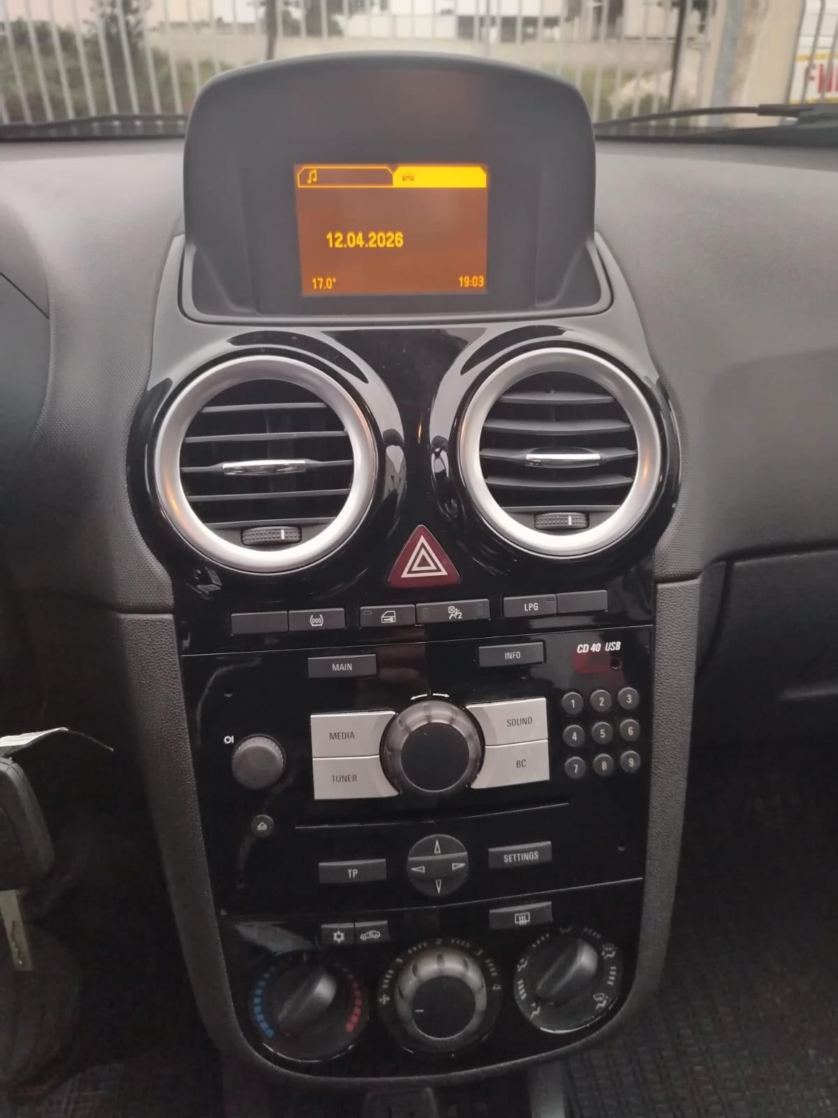 Opel Corsa 1.2 85CV 5 porte GPL