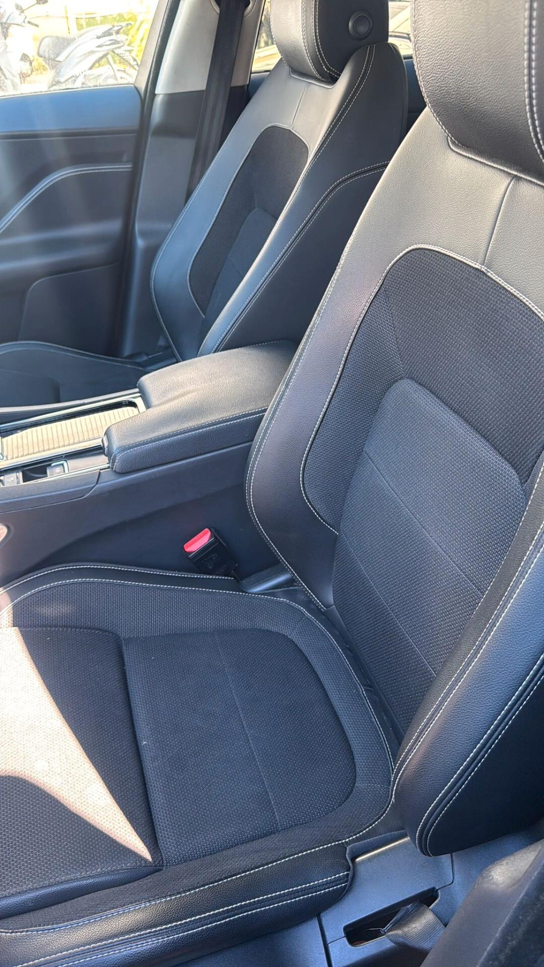 Jaguar F-Pace 2.0 D 180 CV AWD aut. Pure