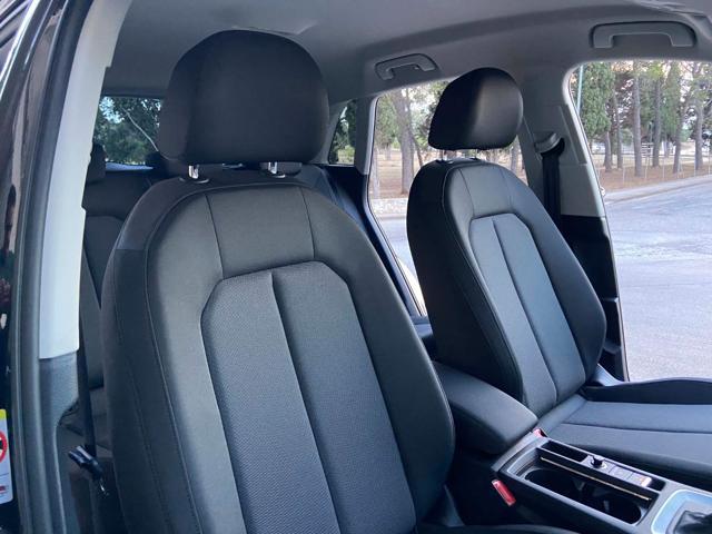 AUDI Q3 35 2.0 TDI S tronic Business Advanced COCKPIT