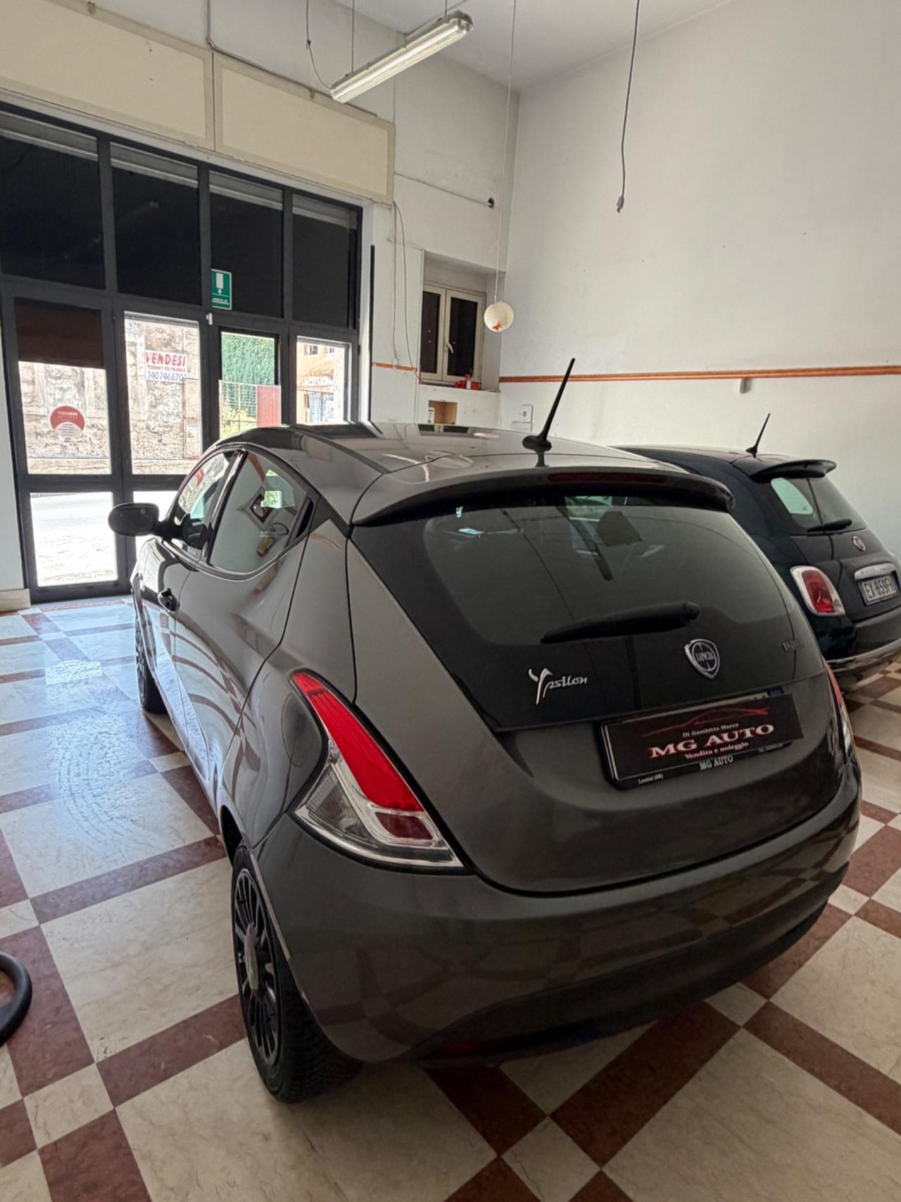 Lancia Ypsilon 1.0 FireFly 5 porte S&S Hybrid Ecochic Gold