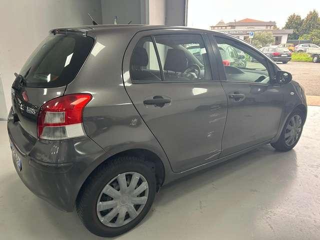 Toyota Yaris Yaris II 2005 5p 1.4 d-4d Now dpf