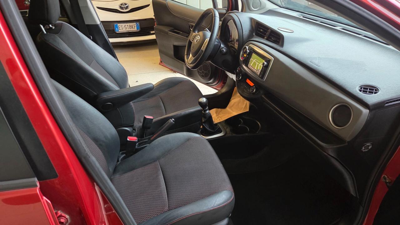 Toyota Yaris 1.3 5 porte Lounge full