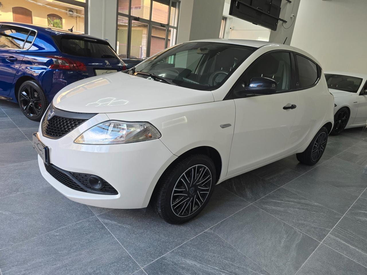 Lancia Ypsilon 1.0Hybrid 2021 40.000km