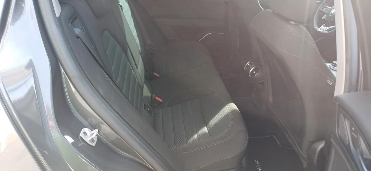 Alfa Romeo Stelvio 2.2 Turbodiesel 160 CV AT8 RWD Business