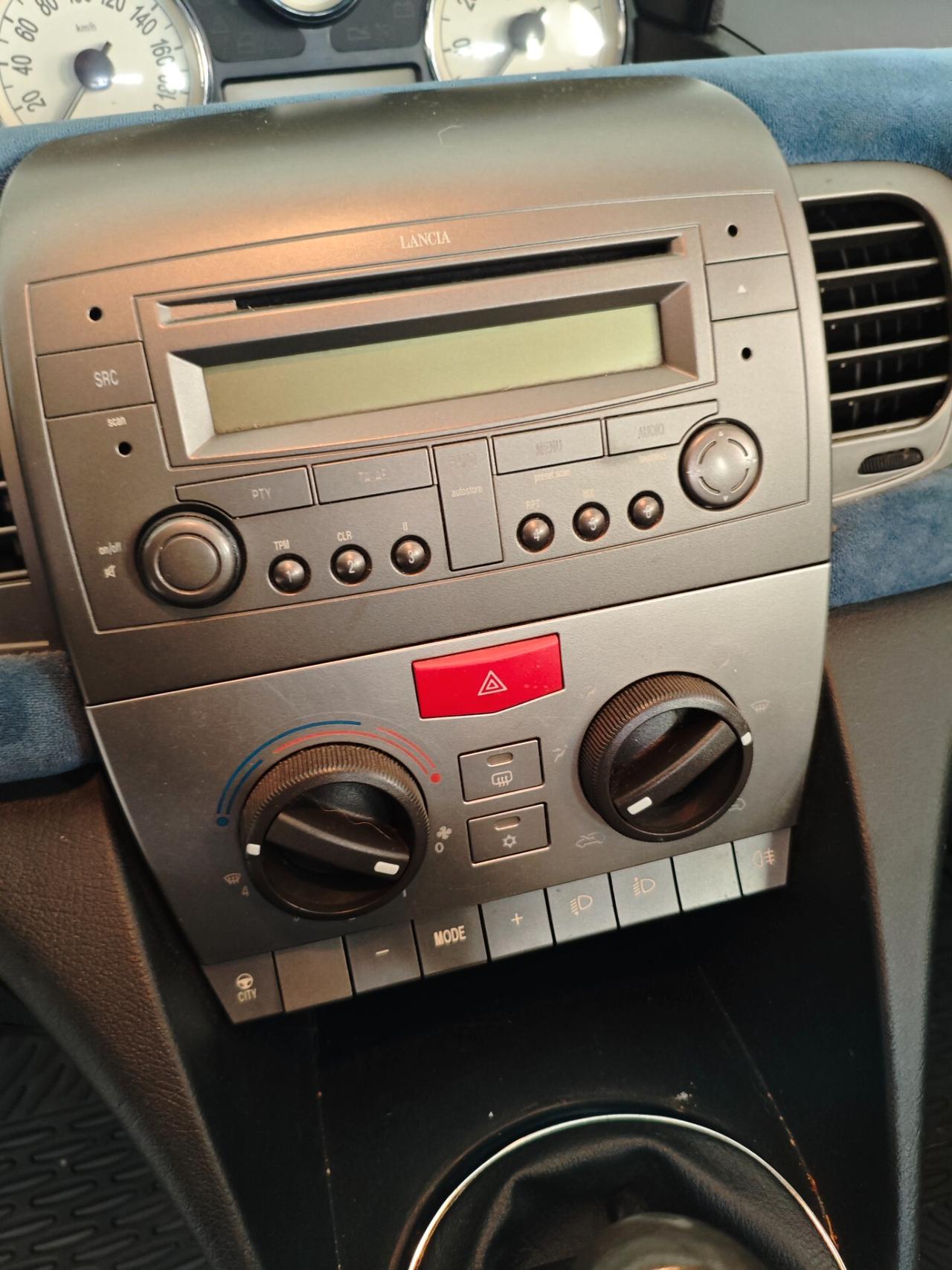 Lancia Ypsilon 1.2 16V Argento