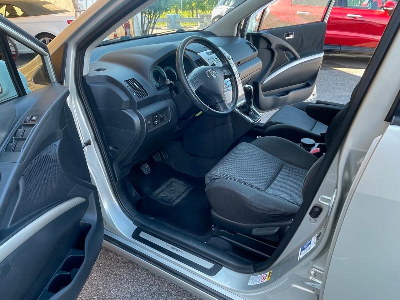 Toyota Corolla Verso 2.2 D-4D Sol 7 posti