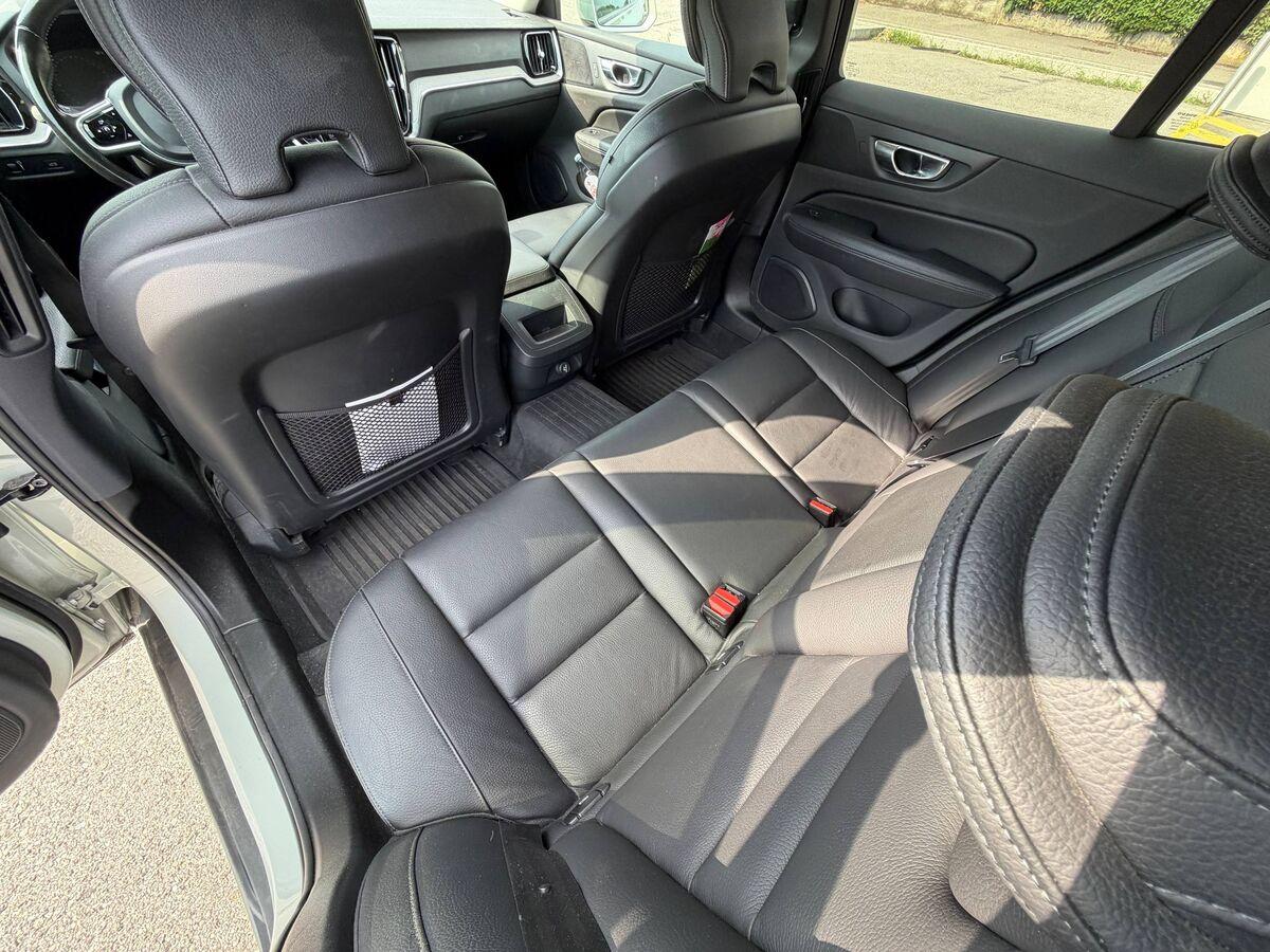 Volvo V60 2.0 b4 Business Pro awd auto