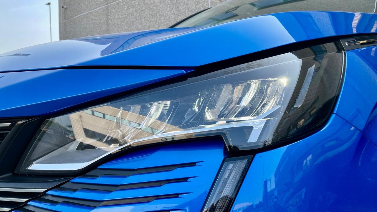 Peugeot 3008 BlueHDi 130 S&S EAT8 Active V. Cockpit Led