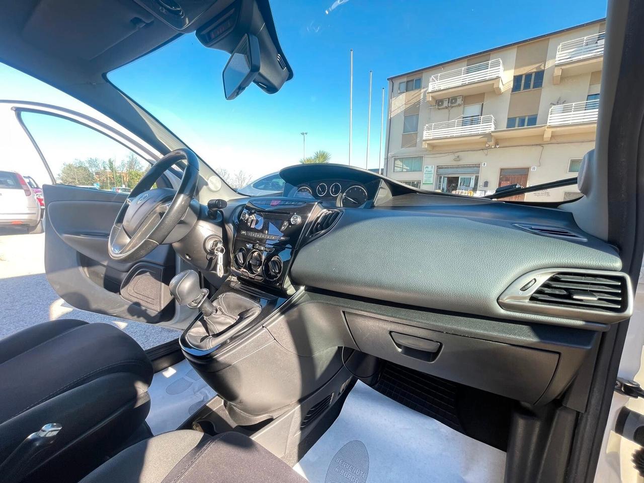 Lancia Ypsilon 1.2 69 CV 5 porte GPL Ecochic Gold