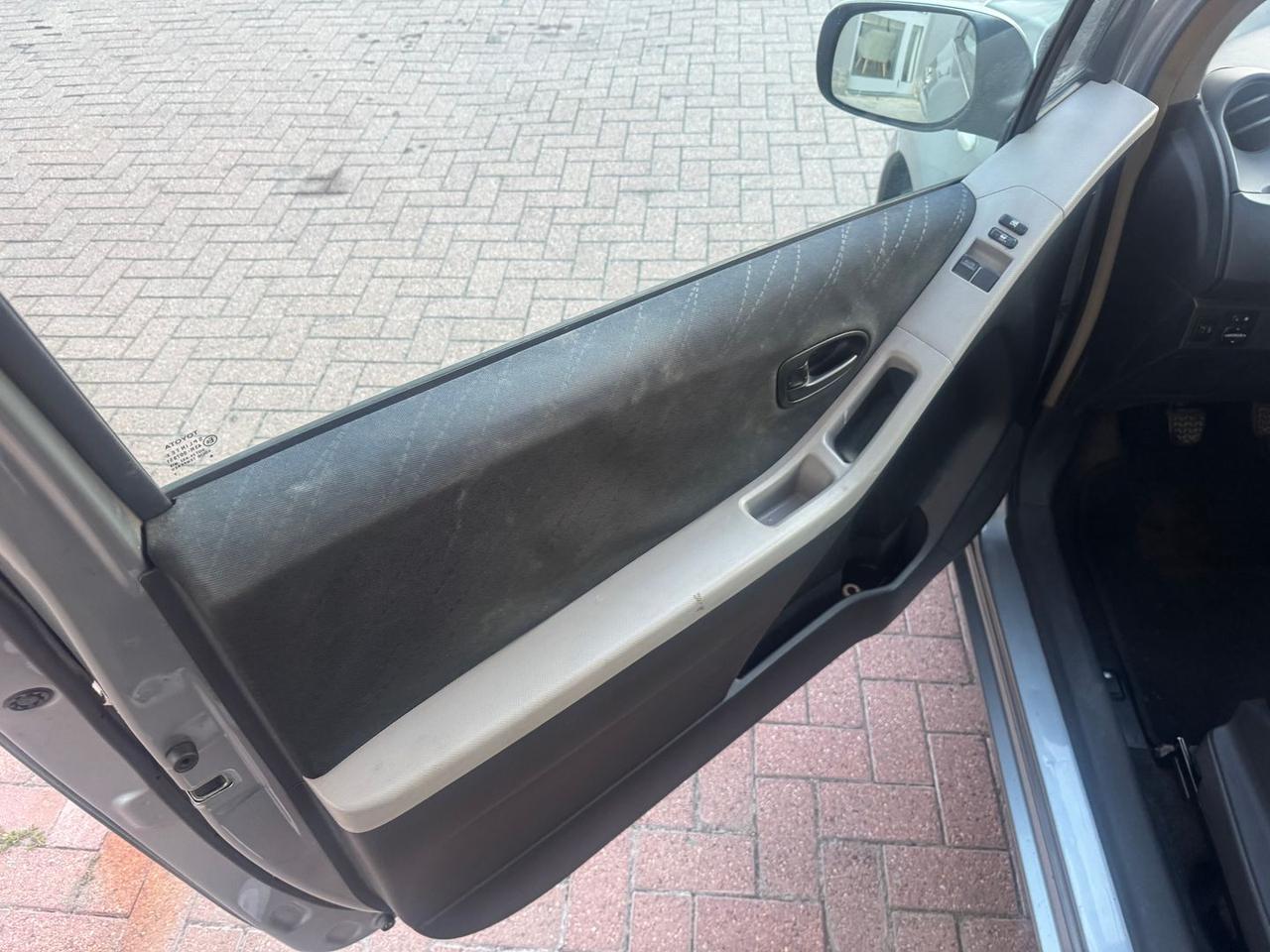 Toyota Yaris 1.0 VVT-i Sol #50407
