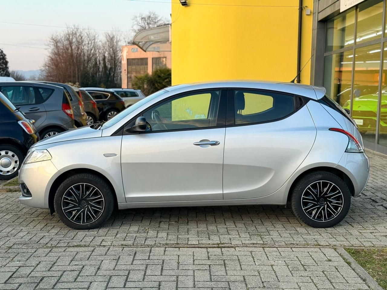 Lancia Ypsilon 1.2 69 CV 5 porte S&S Platinum