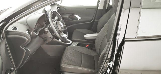 TOYOTA Yaris 1.5 Hybrid 5 porte Business