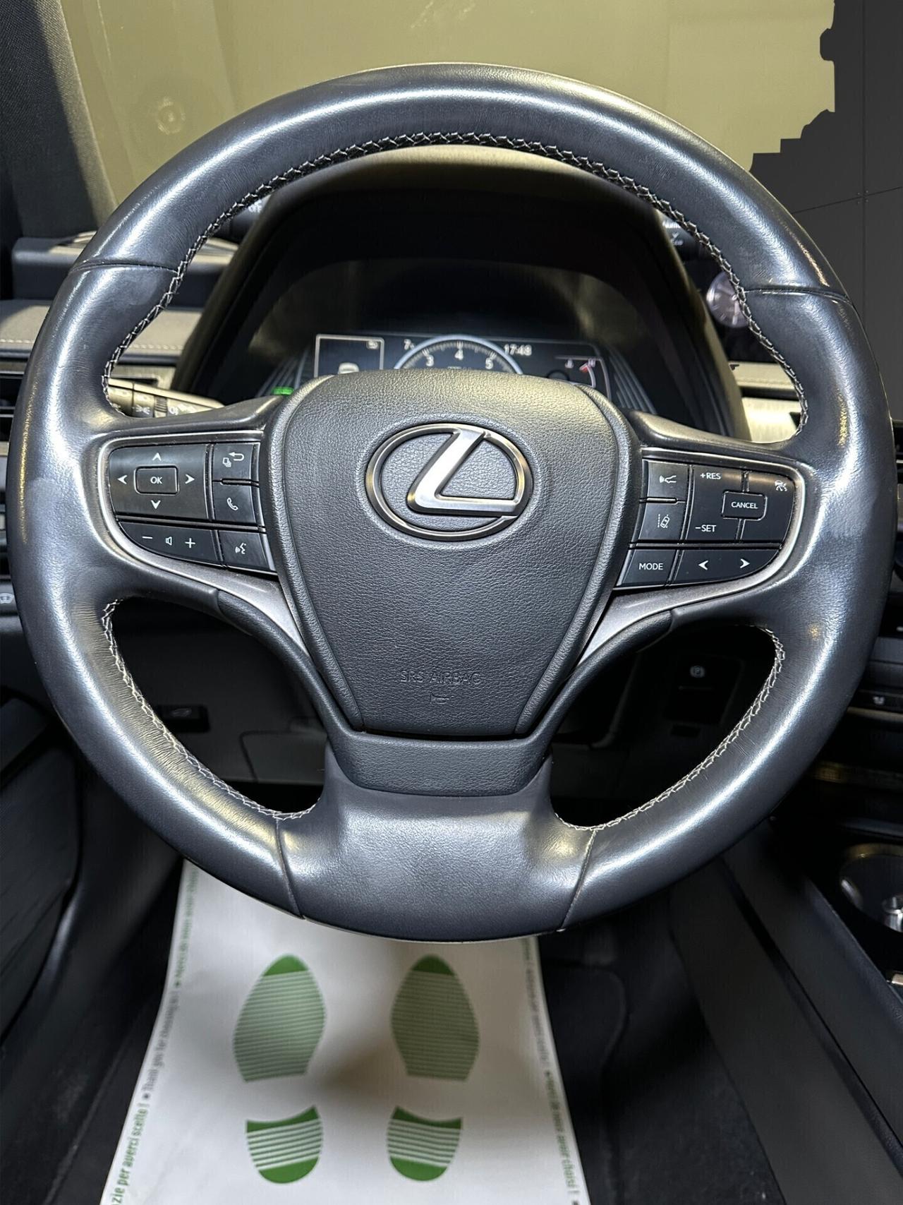 Lexus UX 250h 2.0 Luxury 2wd cvt