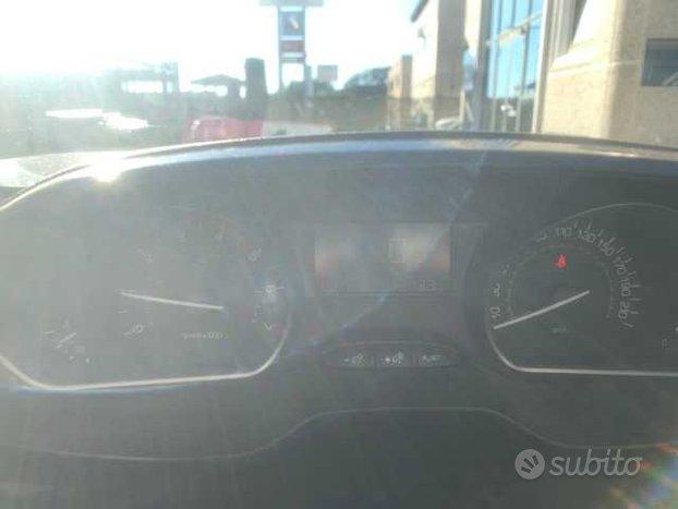 Peugeot 208 Active PureTech 82 GPL