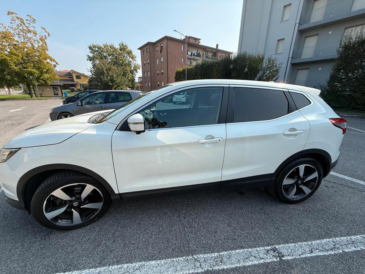 Nissan Qashqai 1.6 dCi DPF 360