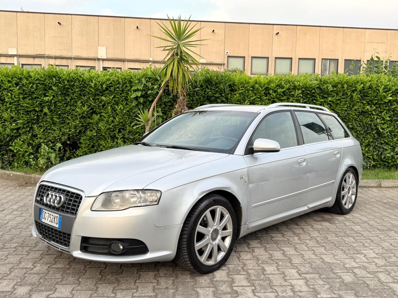 Audi A4 2.0 TDI S LINE