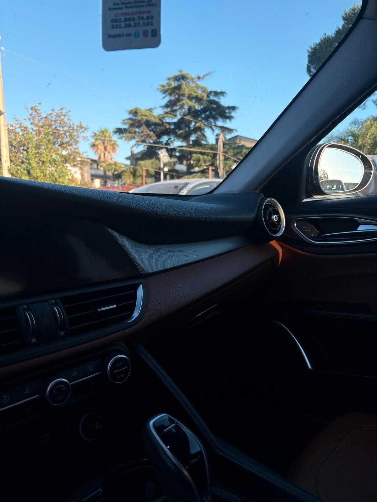 Alfa Romeo Giulia 2.2 Turbodiesel 210 CV AT8 AWD Q4 Veloce