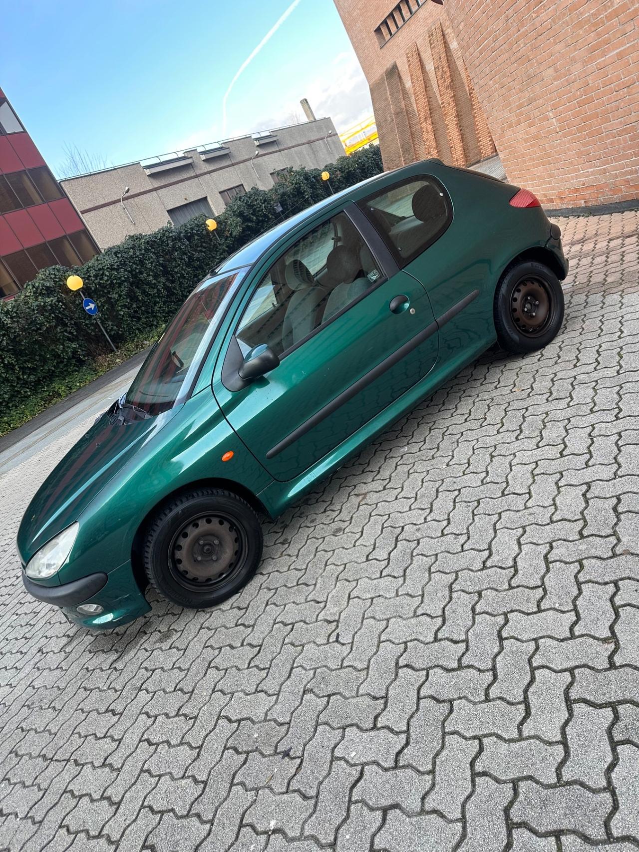 Peugeot 206 1.1 3p. XR