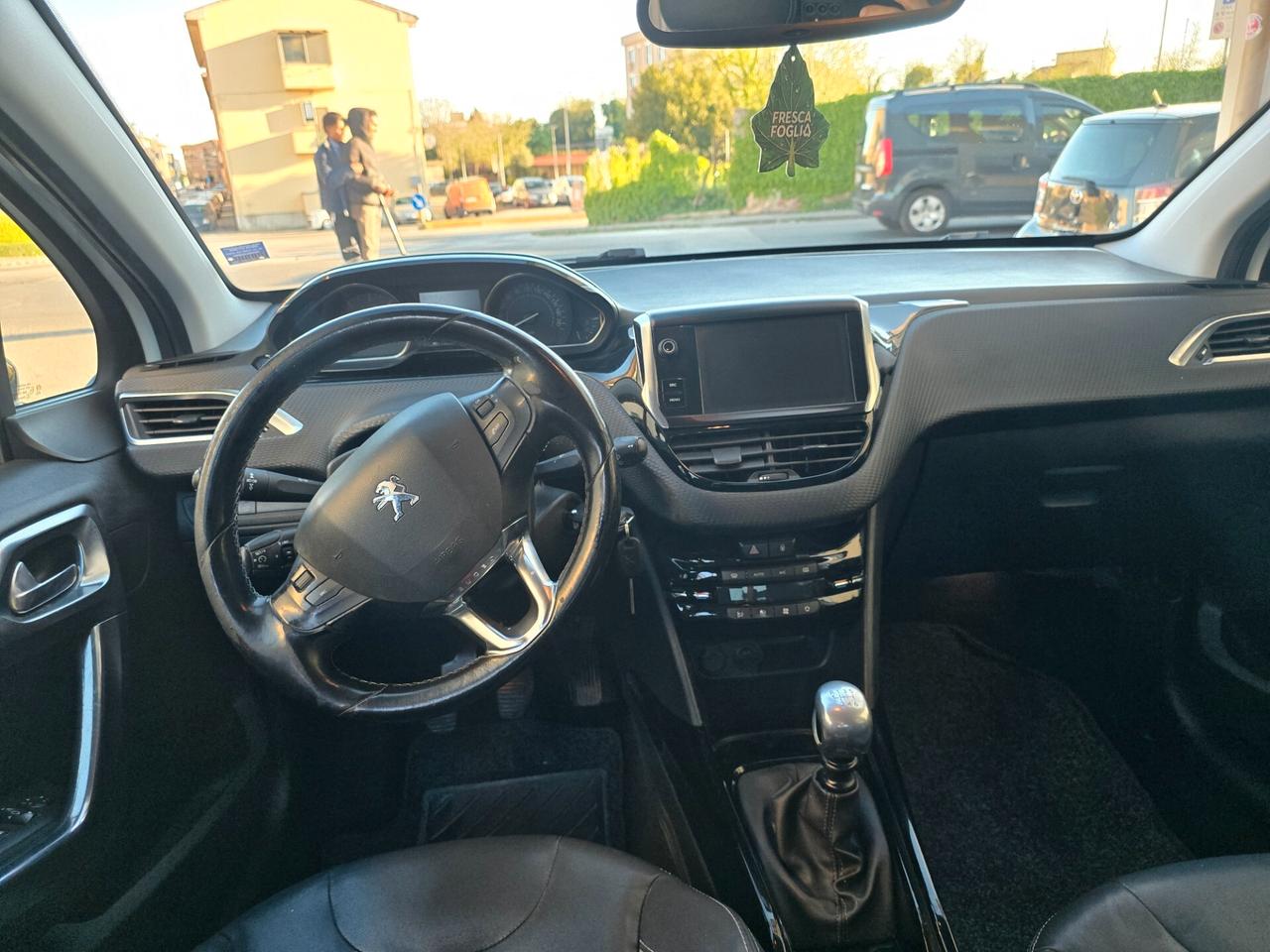 Peugeot 2008 BlueHDi 100 Allure