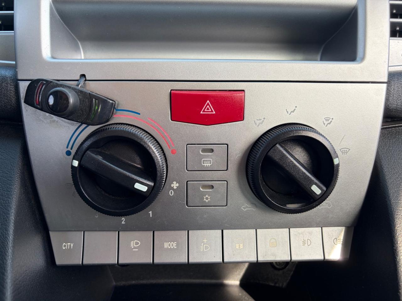 Lancia Ypsilon 1.2 69 CV Argento