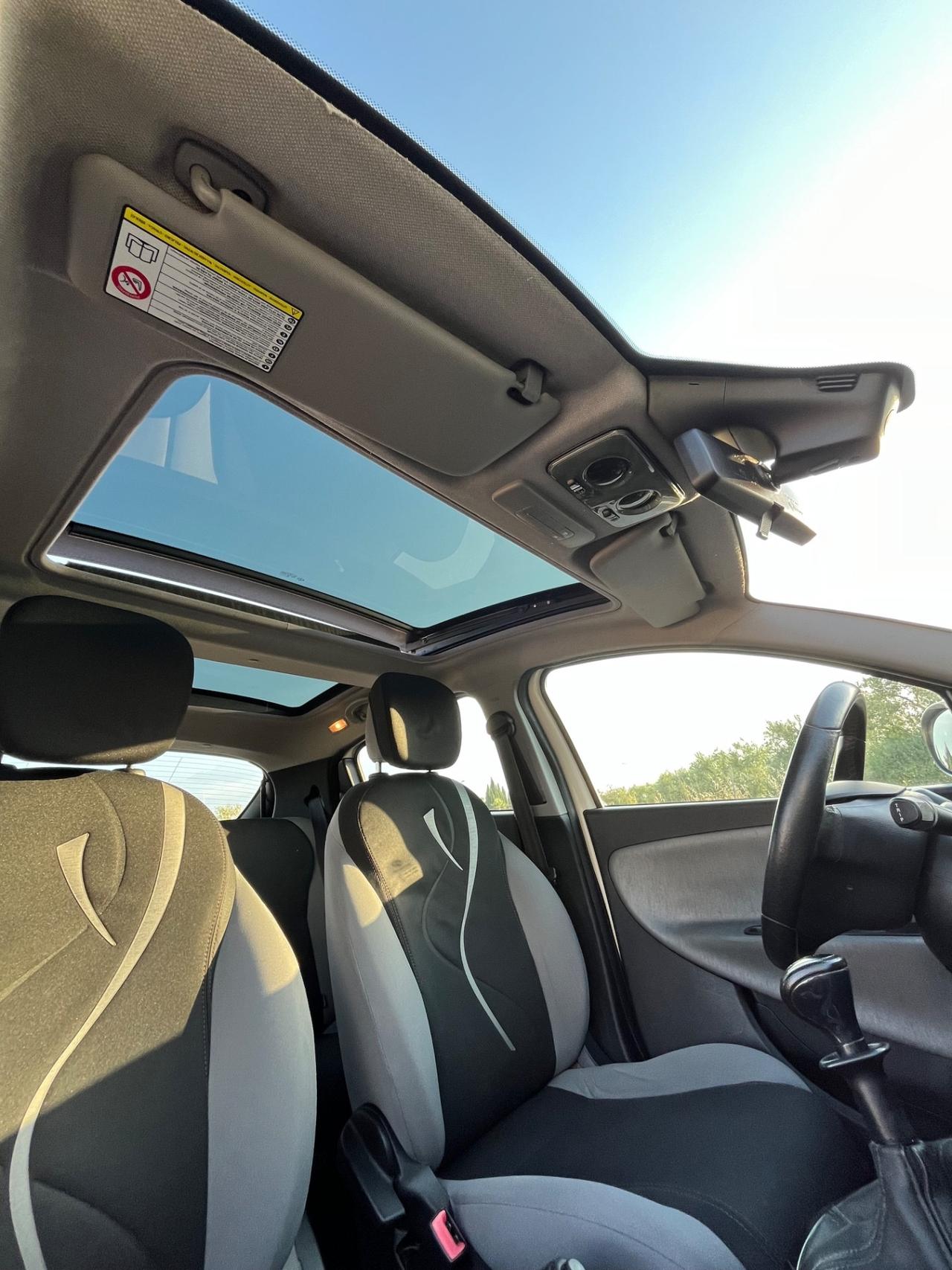 Lancia Ypsilon 1.2 69 CV 5 porte S&S Silver tetto panoramico