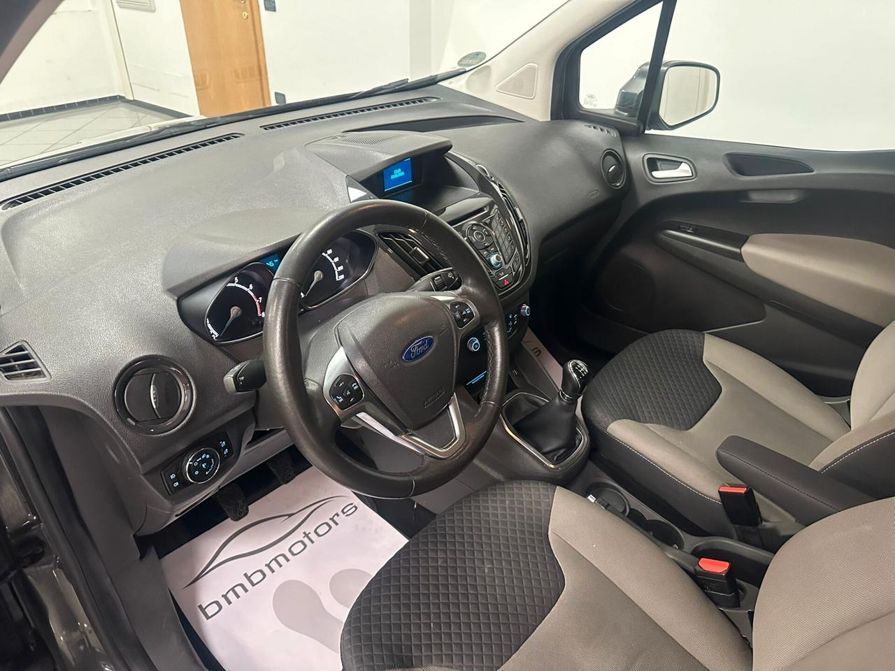 Ford Tourneo Courier 1.0 EcoBoost 100 CV Titanium