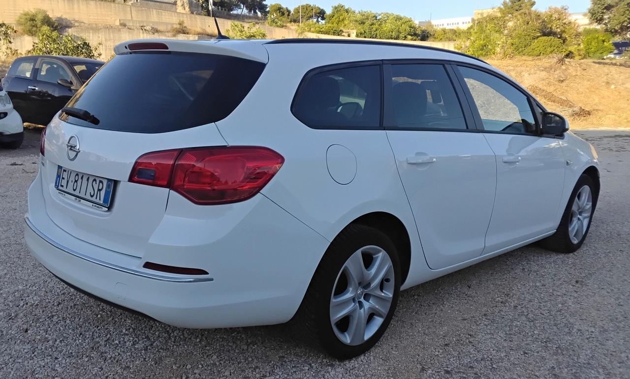 Opel Astra 1.4 Turbo 140CV Sports Tourer GPL Tech Cosmo