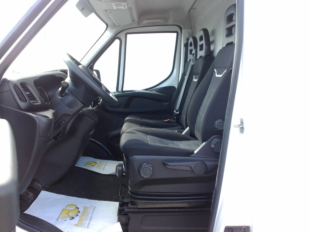 Iveco Daily 35s14 2.3hpt GRANVOLUME - 2021
